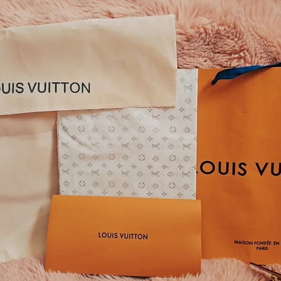 Louis Vuitton Monogram Brown Handbag - Picture 8 of 9